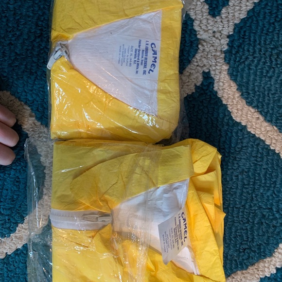 New: Vintage Camel Cigarettes Windbreakers - Picture 4 of 4